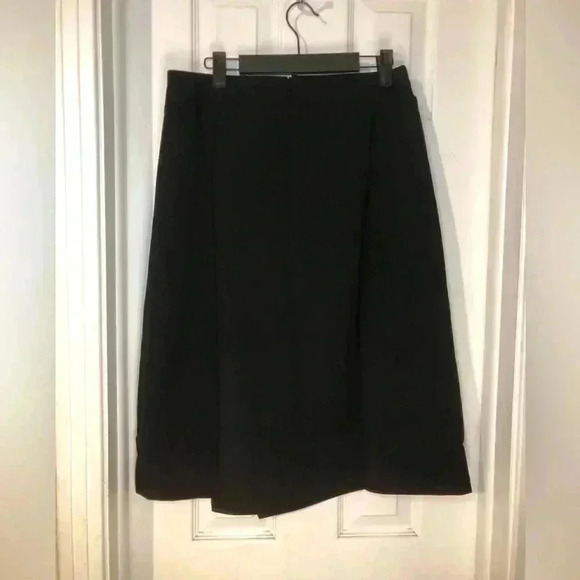 Black skirt with rhinestone accents size 6P - Picture 6 of 12